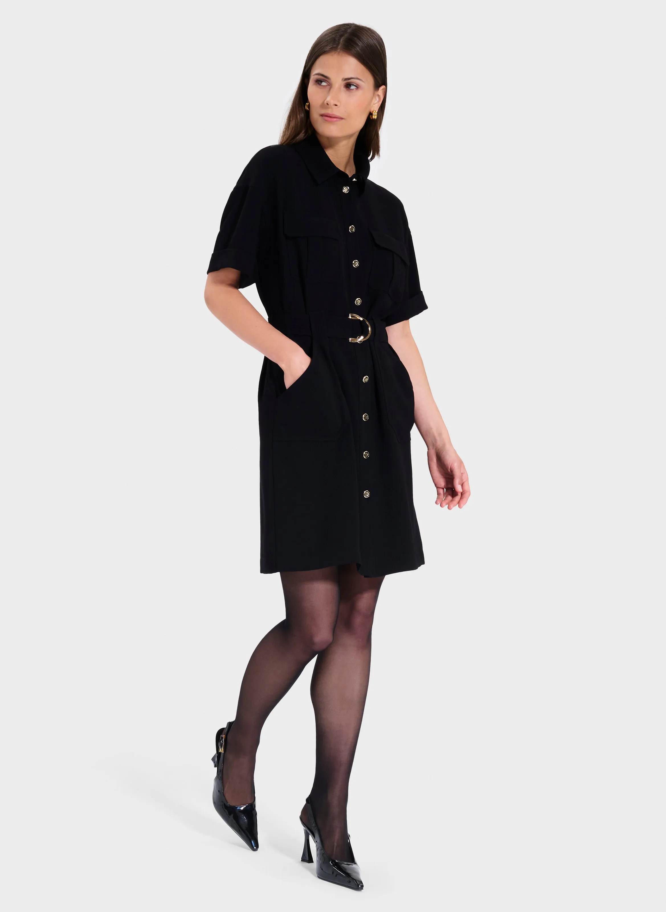 ROYO - Vestido corto con cuello clásico en negro