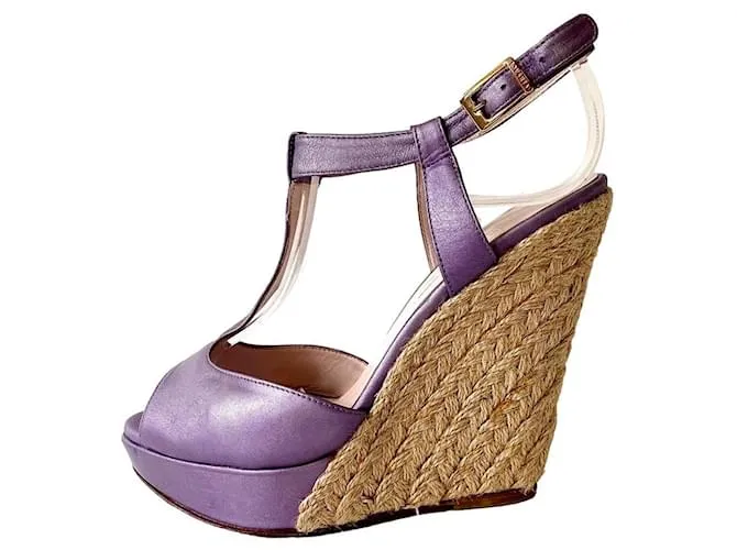 Tacones altos de cuña en lila metalizado de Versace Púrpura Metálico 