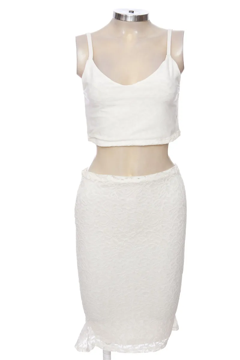 Vestido / Enterizo color Beige - Feminin